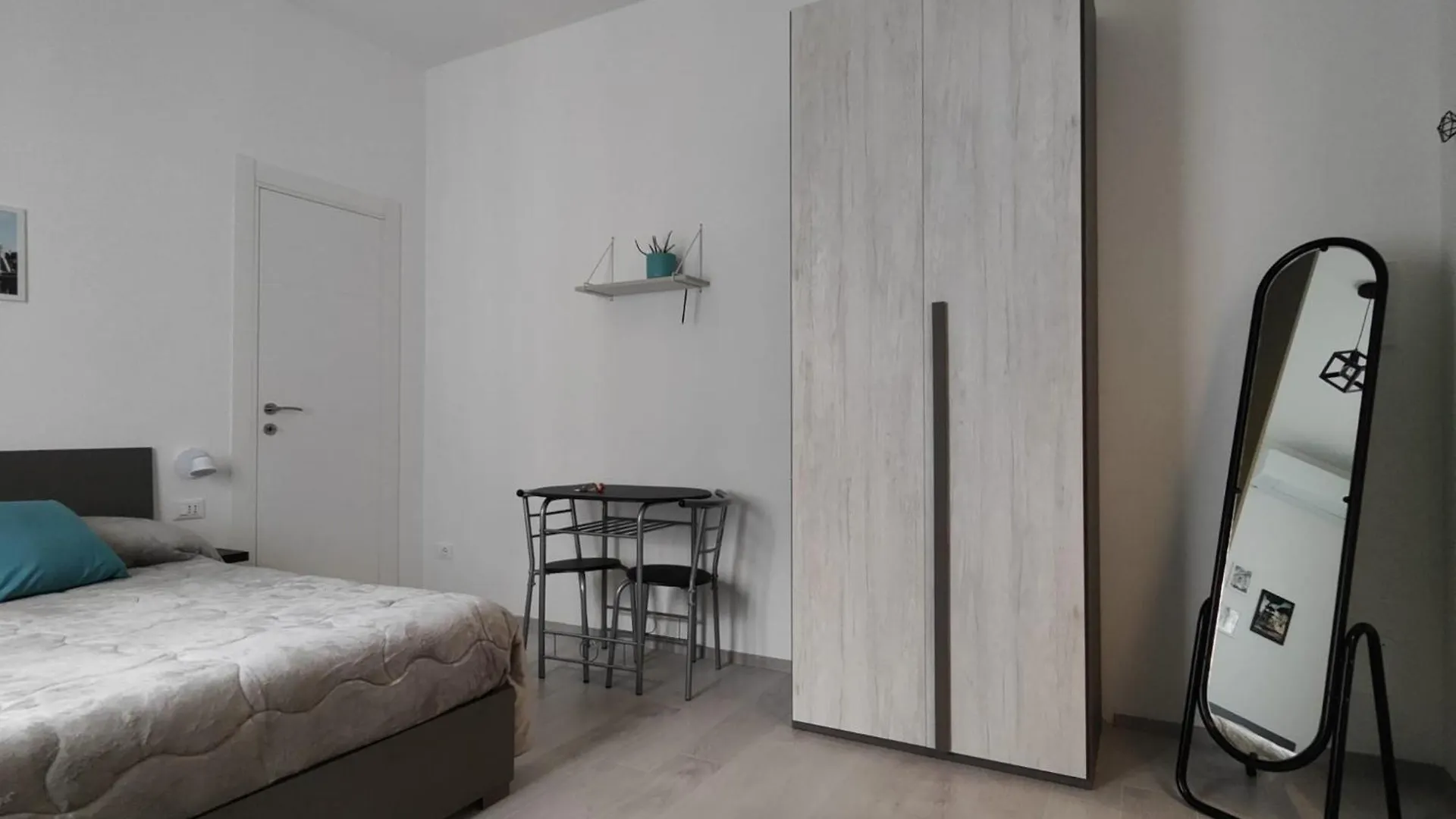 Rome Cozy Room 0*,  Italien